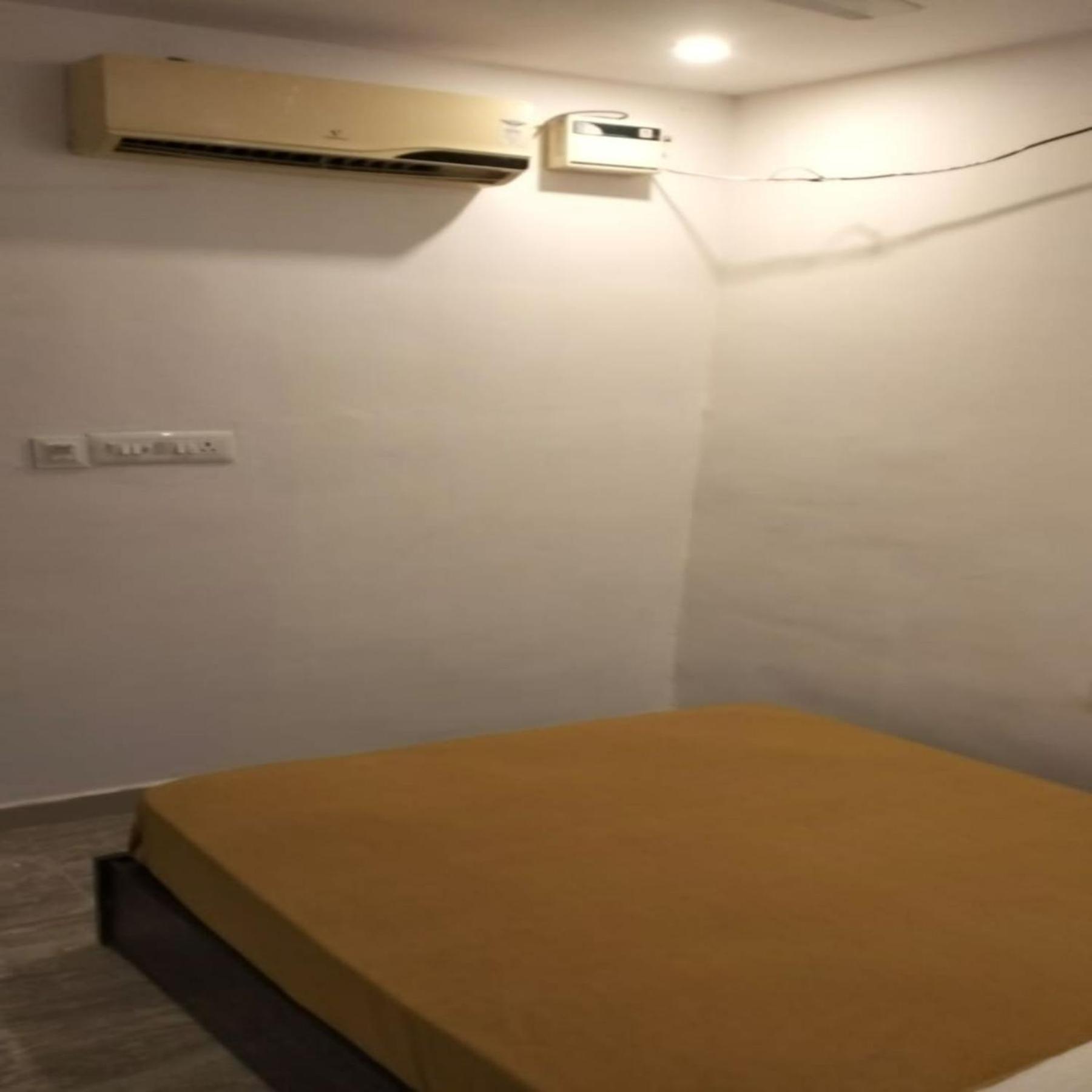 Queen D Tower - By Grands Inn Hospitality Tallākulam Exterior foto